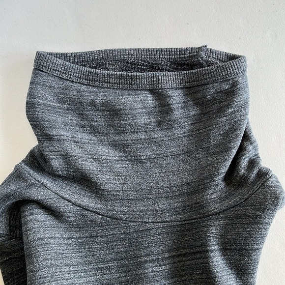 Aritzia Wilfred Free Oversized Cowl Neck Sweatshirt with Pockets Grey Heather - Picture 8 of 16